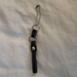 COACH BLACK PATENT LEATHER SNAPHEAD STRAP KEYFOB